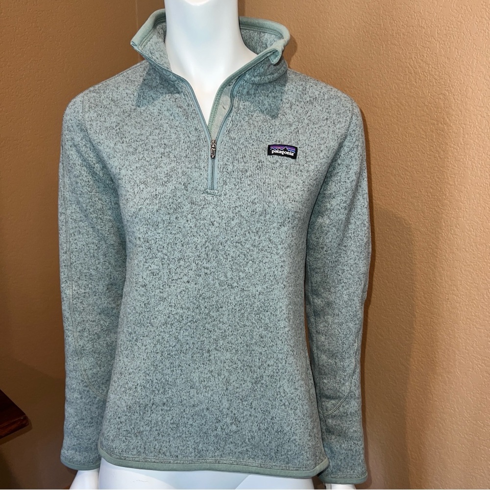 Patagonia Women's Better Sweater 1/4 zip. Small